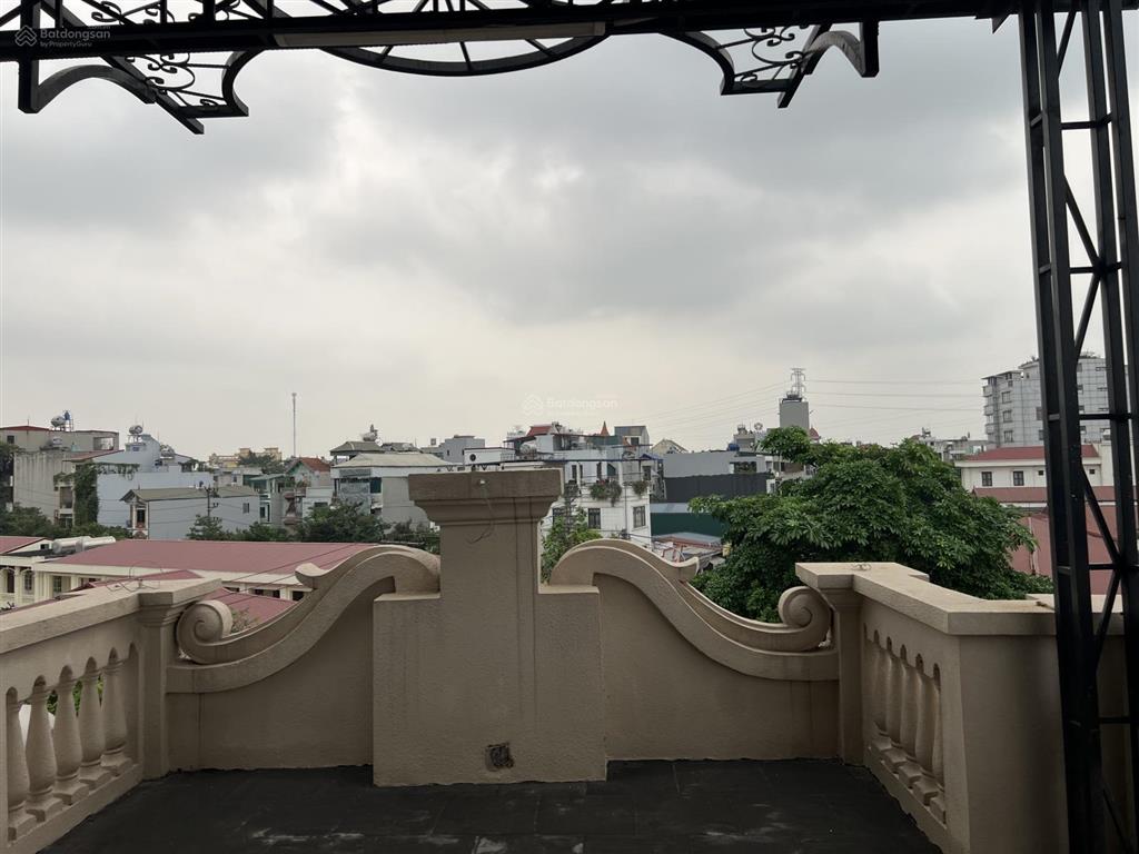 Mời thuê nhà biệt thự sân vườn, vị trí trung tâm sầ uất phường chương mỹ