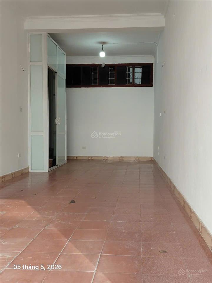Cho thuê mặt bằng 35m2 nhà mặt tiền phố bạch đằng