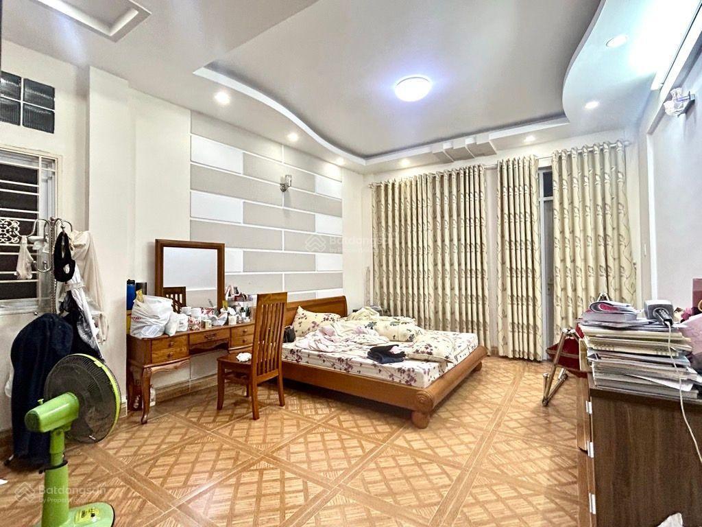 Ngã 4 phú nhuận  hxh 4m  4 tầng btct+4pn4wc  lô góc  không lộ giới + quy hoạch
