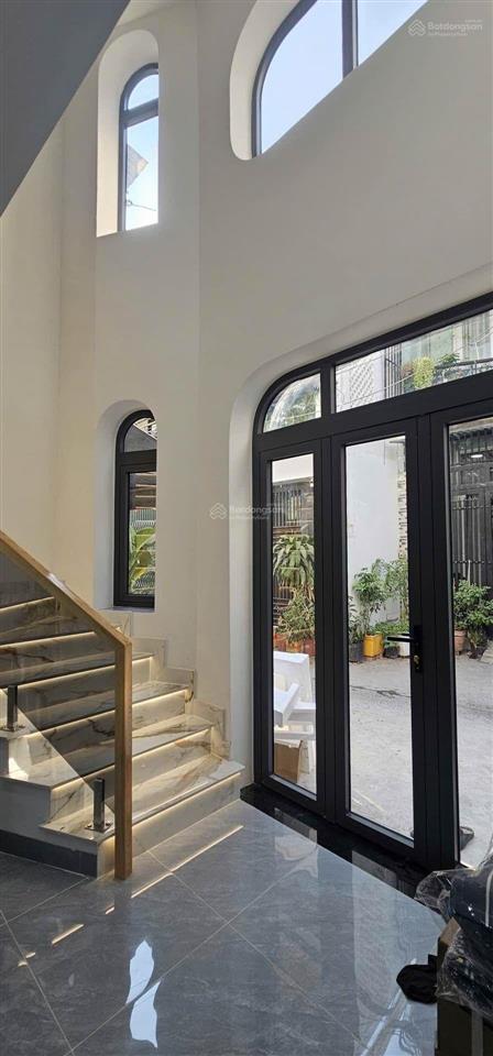 Chỉ 4.95 tỷ  nhà đẹp ngay vincom  hẻm 5m  full nội thất