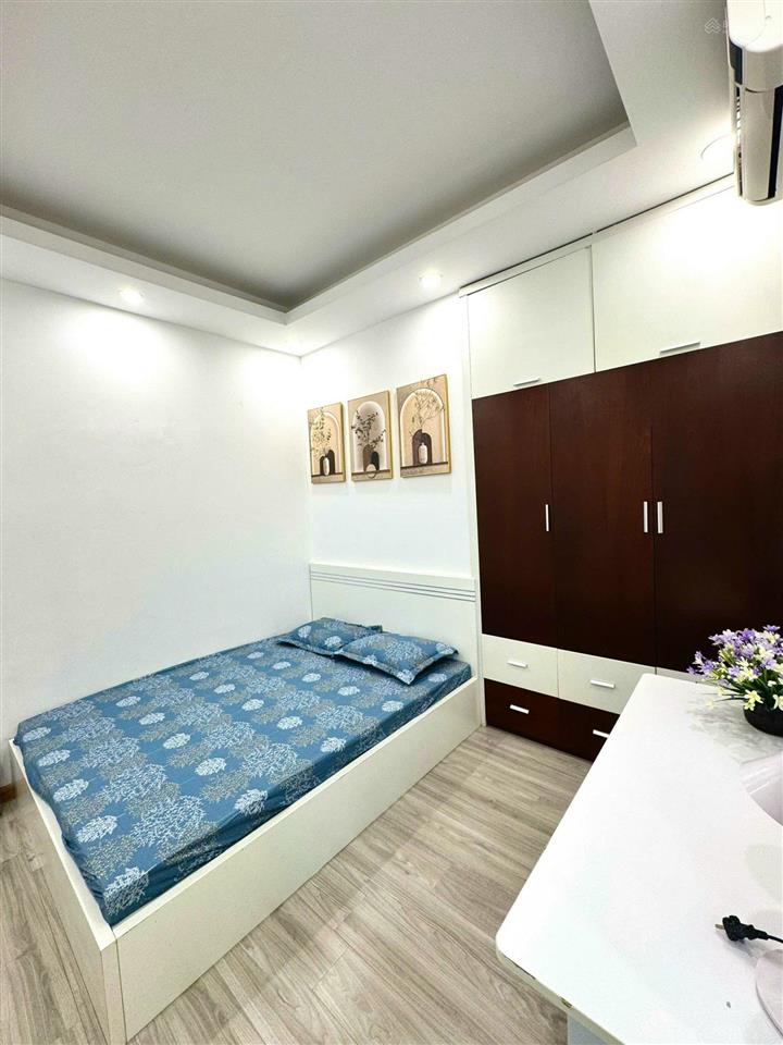 Bán căn hộ tại hh linh đàm .
căn hộ 2 phòng ngủ , 1 vệ sinh , nội thất đầy đủ .