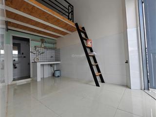 Duplex giá hạt dẻcó cửa sổ thoáng  giếng trời riêng  có máy lạnh
