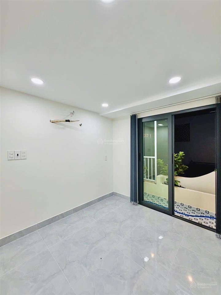 Nhà mới đẹp hẻm xe hơi thông  ngay chợ thạch đà 3 tầng 3pn chỉ 5,75 tỷ. phạm văn chiêu  gò vấp.