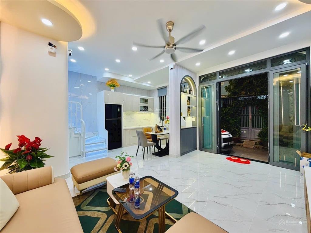 Nhà mới đẹp hẻm xe hơi thông  ngay chợ thạch đà 3 tầng 3pn chỉ 5,75 tỷ. phạm văn chiêu  gò vấp.