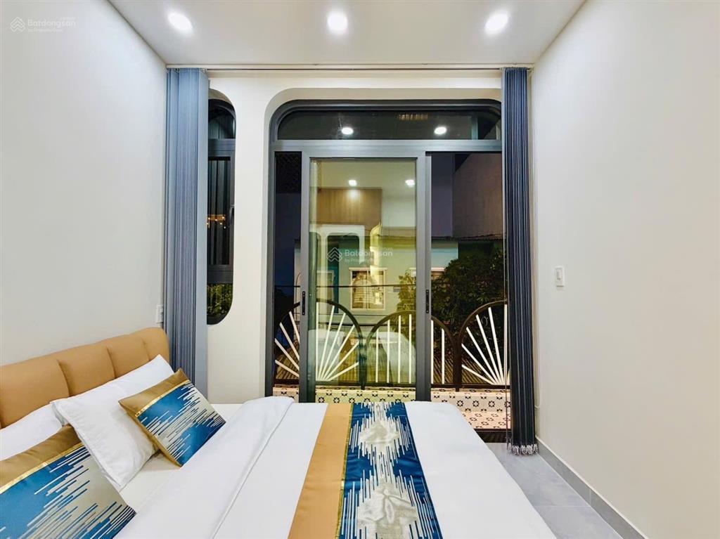 Nhà mới đẹp hẻm xe hơi thông  ngay chợ thạch đà 3 tầng 3pn chỉ 5,75 tỷ. phạm văn chiêu  gò vấp.