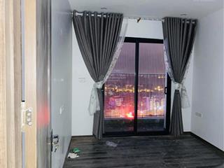 Căn góc amber riverside tầng đẹp, 2 ban công rộng, view cầu vĩnh tuy, cách times city 2 phút đi bộ.