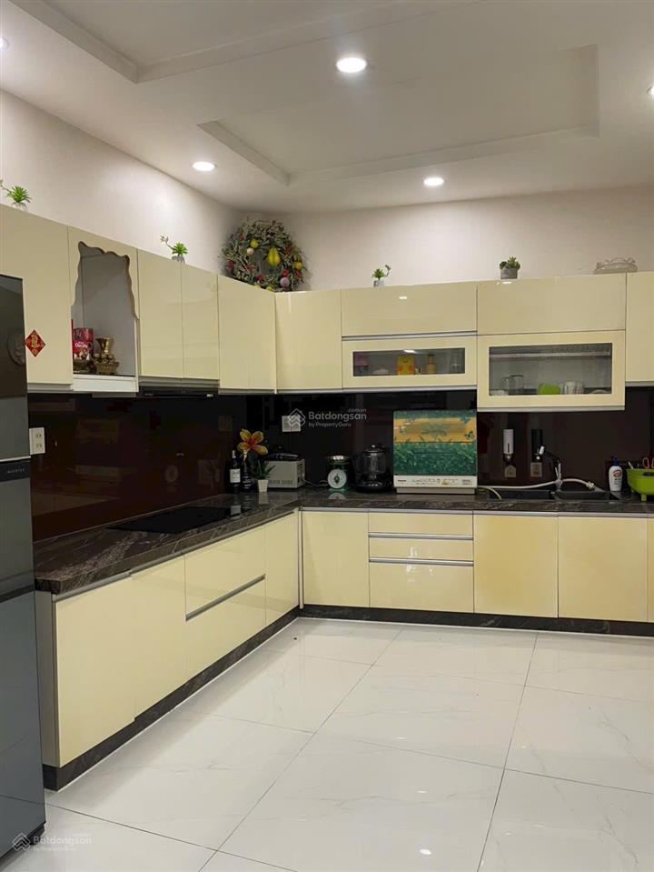 Bán nhà 1t1l (dt 82m2  ngang 6m) đối diện tỉnh uỹ đn, cách đường hà huy giáp 20m. giá chỉ 5,2 tỷ