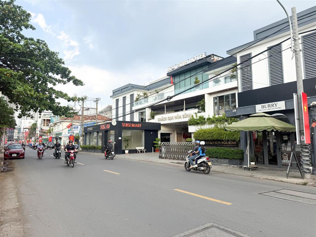 Bán đất ngay khách sạn hoà bình  vị trí 2 đường võ thị sáu. dt 60m2 đường oto. giá chỉ 2,850 tỷ