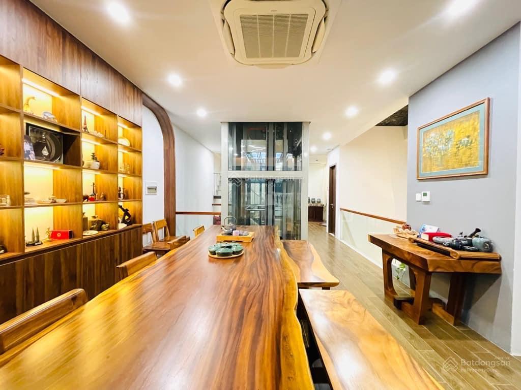 Bán nr hoàng cầu, 19,6 tỷ, 56m2, 5pn, 5wc, chính chủ, view đẹp