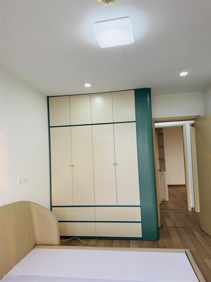 Cho thuê chung cư ct4 vimeco
+ dt 148m2
+ tk 4pn2wc
+ nt full
+ giá 25tr vào luôn