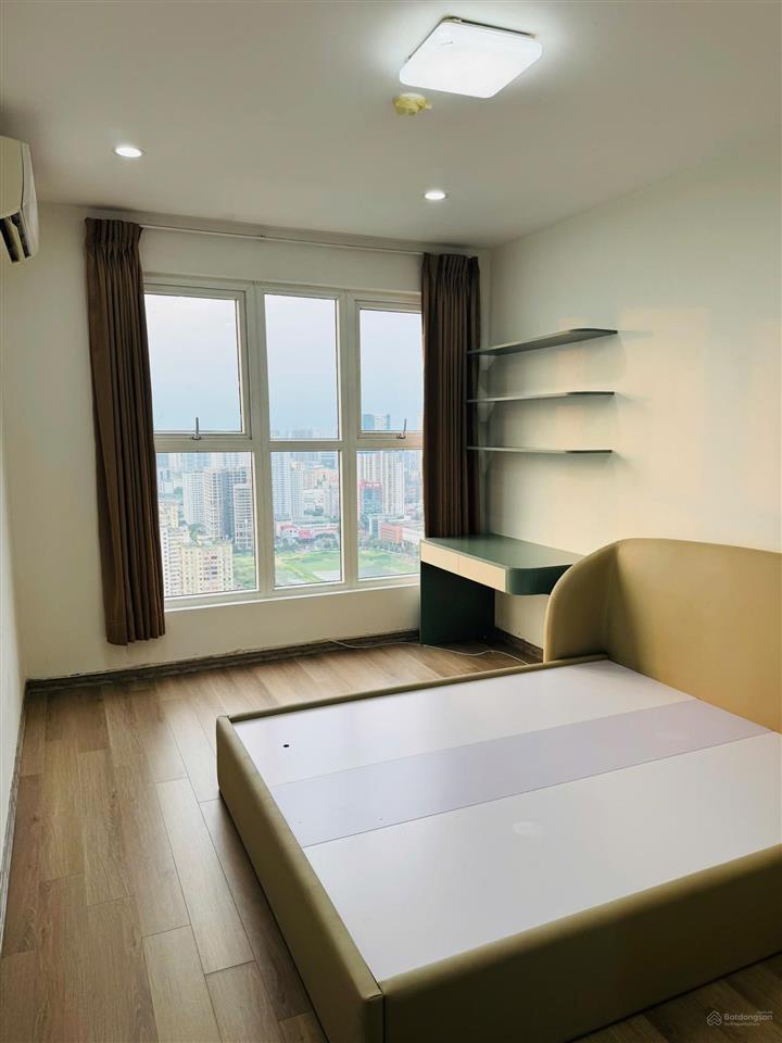 Cho thuê căn 105m2 tòa vimeco phạm hùng, cầu giấy, hn. tk 3 ngủ, có slot ô tô. giá chỉ 16tr/tháng