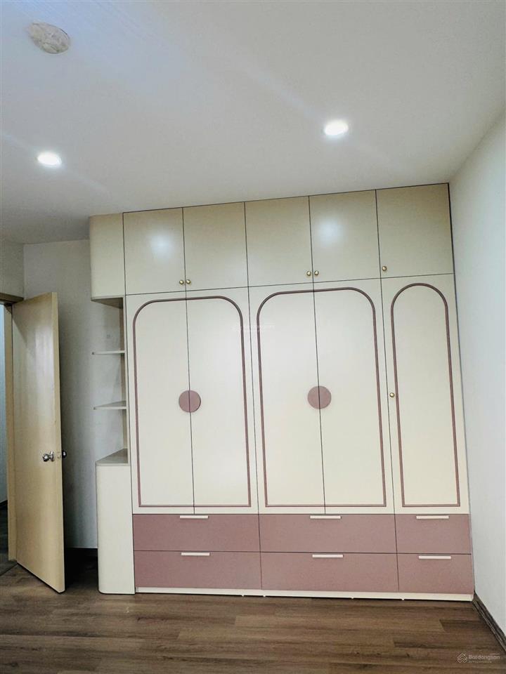 Tôi cho thuê căn hộ cc hong kong tower đống đa,dt 107m2, 3pn, 2ưc, giá 23tr/ tháng