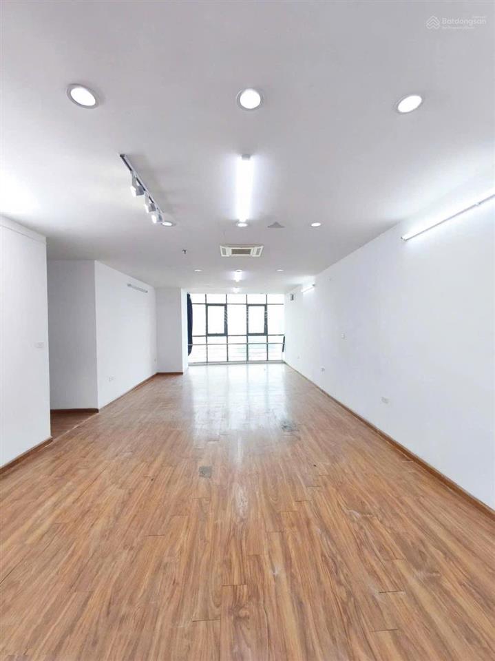 Cho thuê căn 160m2, 4pn, 3wc tại toà 17t7 hoàng đạo thuý, giá 17tr/ tháng