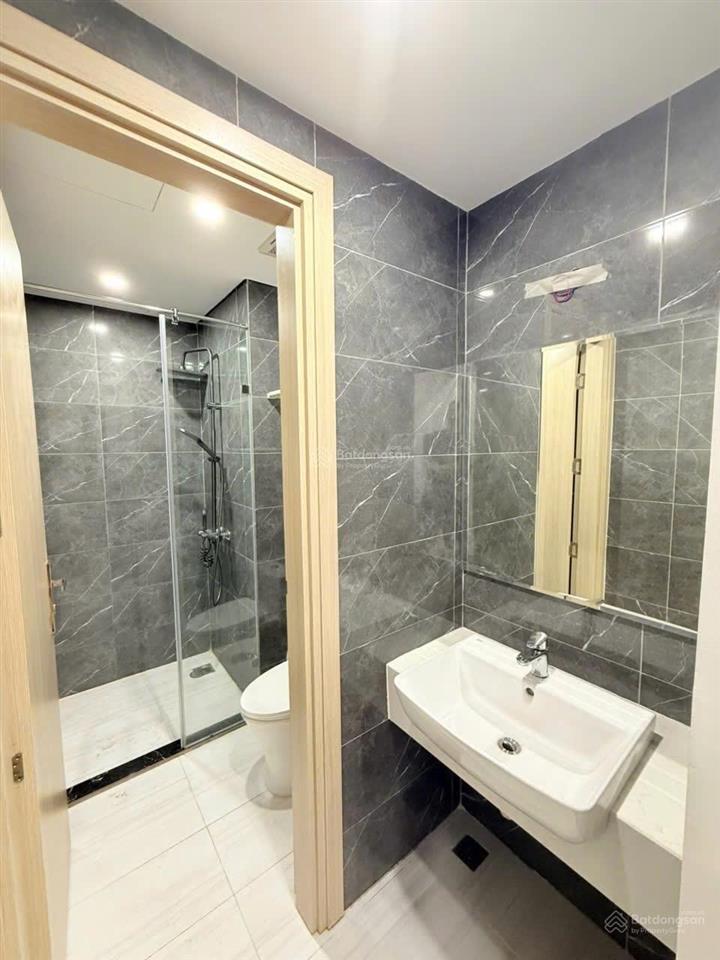 Tôi cho thuê căn hộ 94m2, 2pn tại n04 trần duy hưng, giá 19triệu/tháng, có slot oto dưới hầm