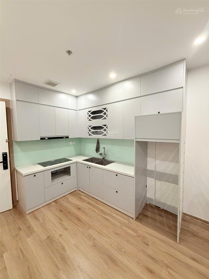 Tôi cho thuê căn hộ 94m2, 2pn tại n04 trần duy hưng, giá 19triệu/tháng, có slot oto dưới hầm