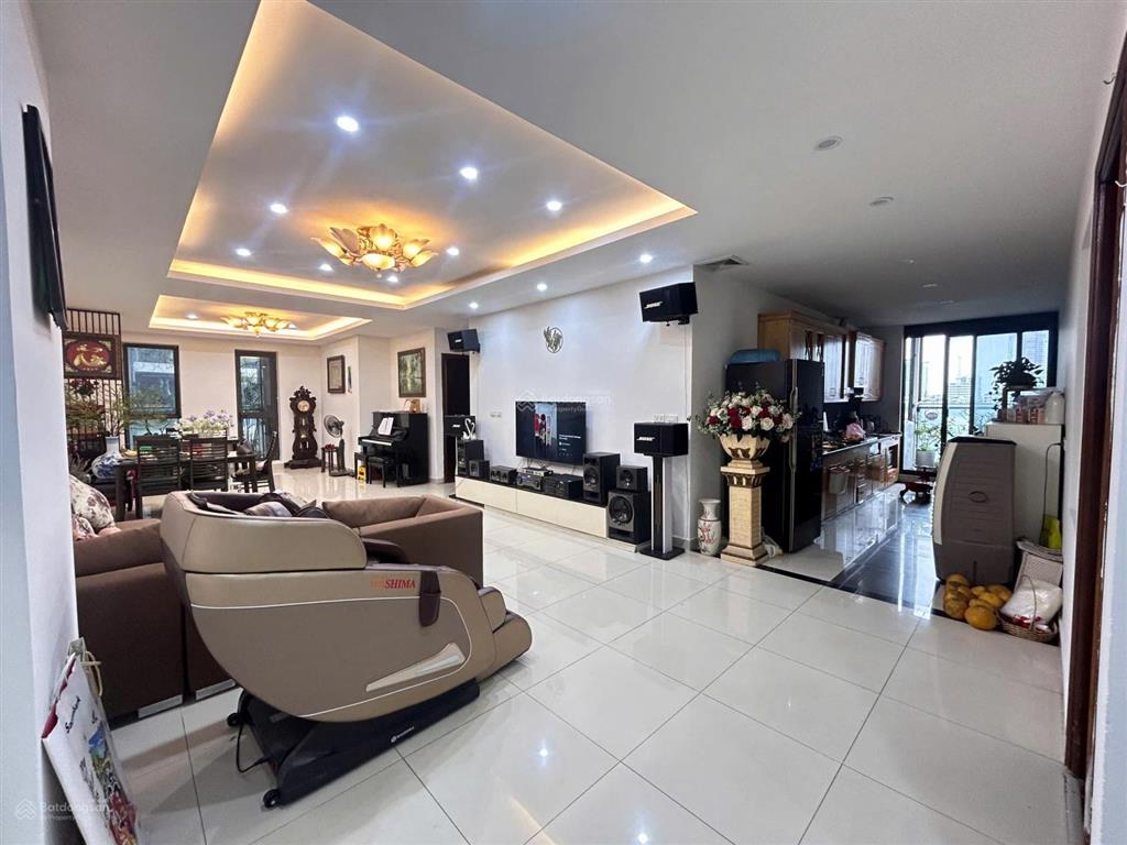 Chính chủ cắt lỗ căn hộ cc tại mandarin garden, dt 172m2, 3pn, 2wc, giá bán 120tr/m2 có tl