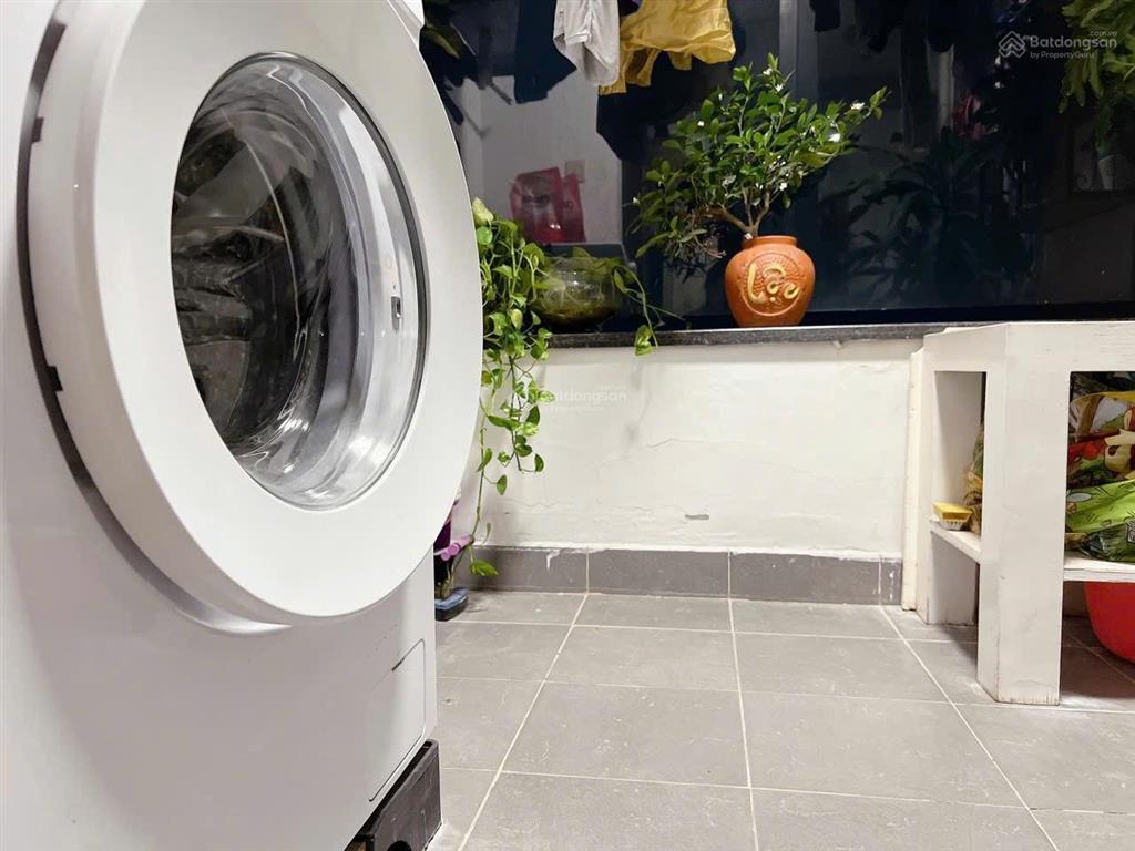 Chính chủ cho thuê golden west 2pn, 2wc, full nt, 84m2, giá 15tr, có slot oto