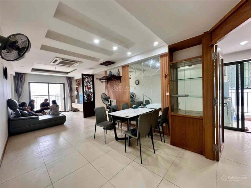 Bán gấp căn n05 hoàng đạo thúy  ban công đn  160 m tk 3pn. giá 85tr/m2