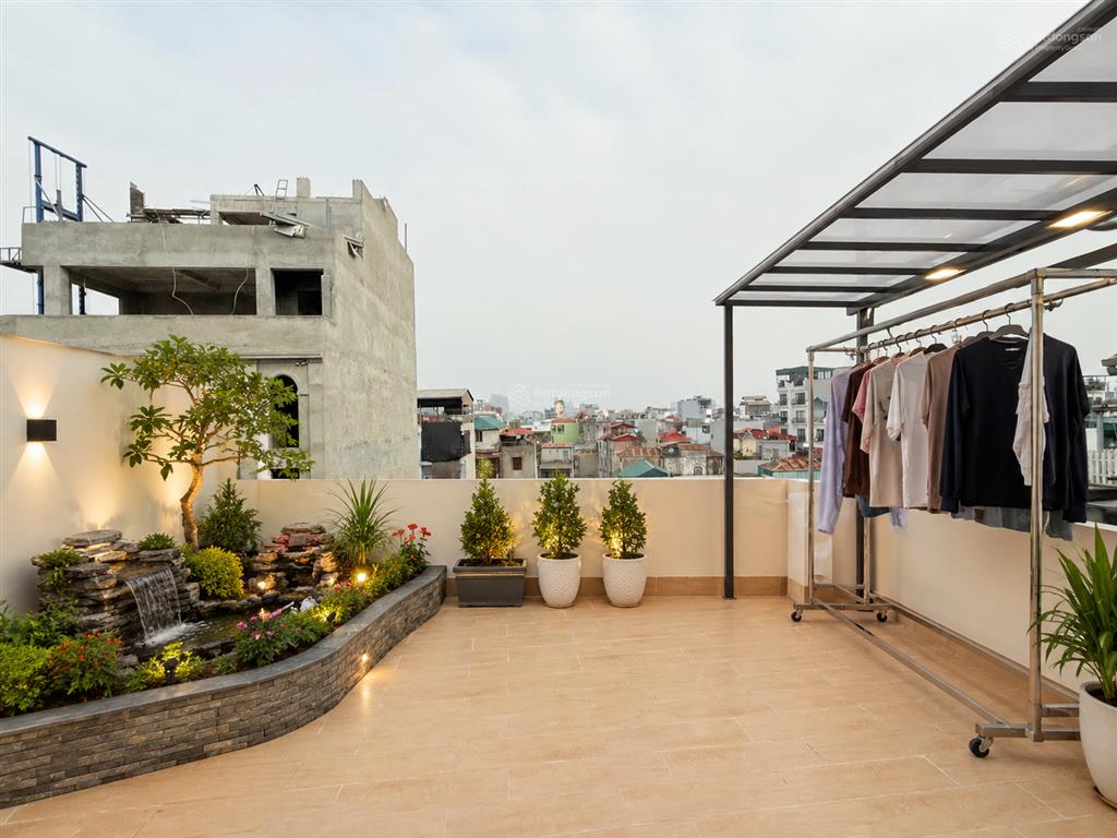 Bán nhà lạc long quân lô góc 3 mặt thoáng  thang máy  60m2  camry đỗ cách nhà 15m  nhỉnh 14 tỷ