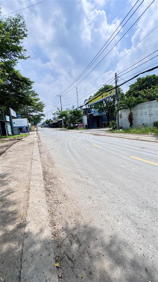 Bán đất phạm thị giây 11000m2  mặt tiền ngang 46m  hóc môn  giá 180 tỷ