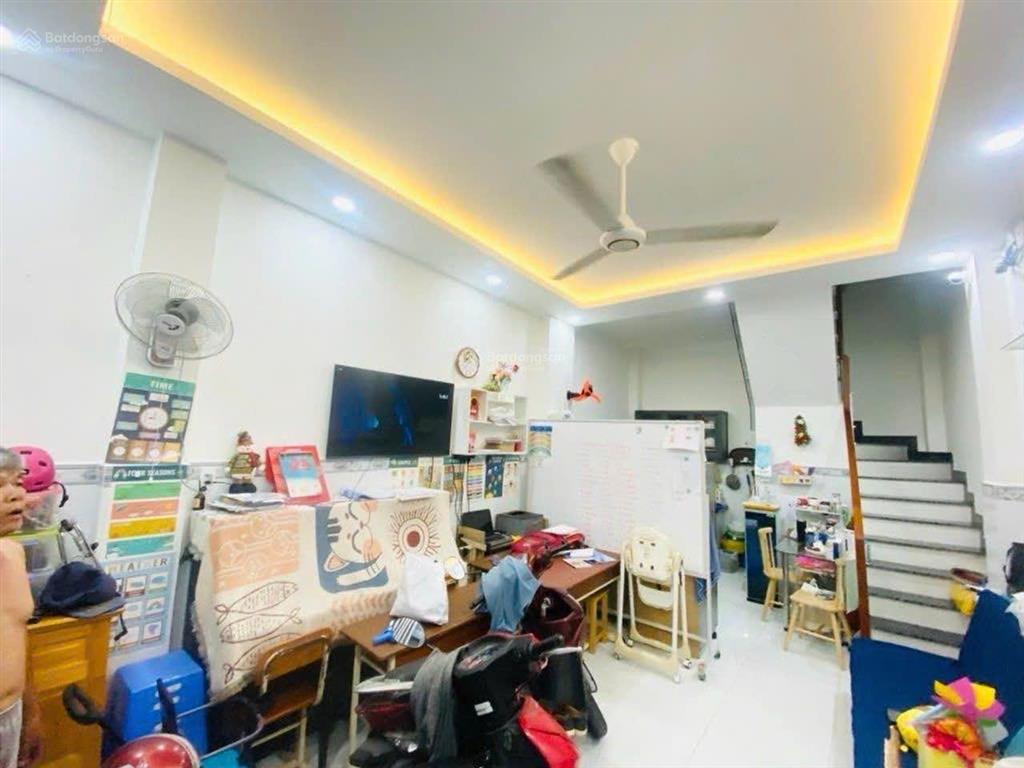 Nhà trung tâm gò vấp 3pn  ban công thoáng  chỉ 5,495 tỷ