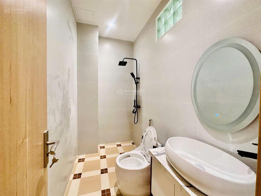 Với 4 phòng ngủ, phòng thờ, gia đình đông thành viên chọn căn này