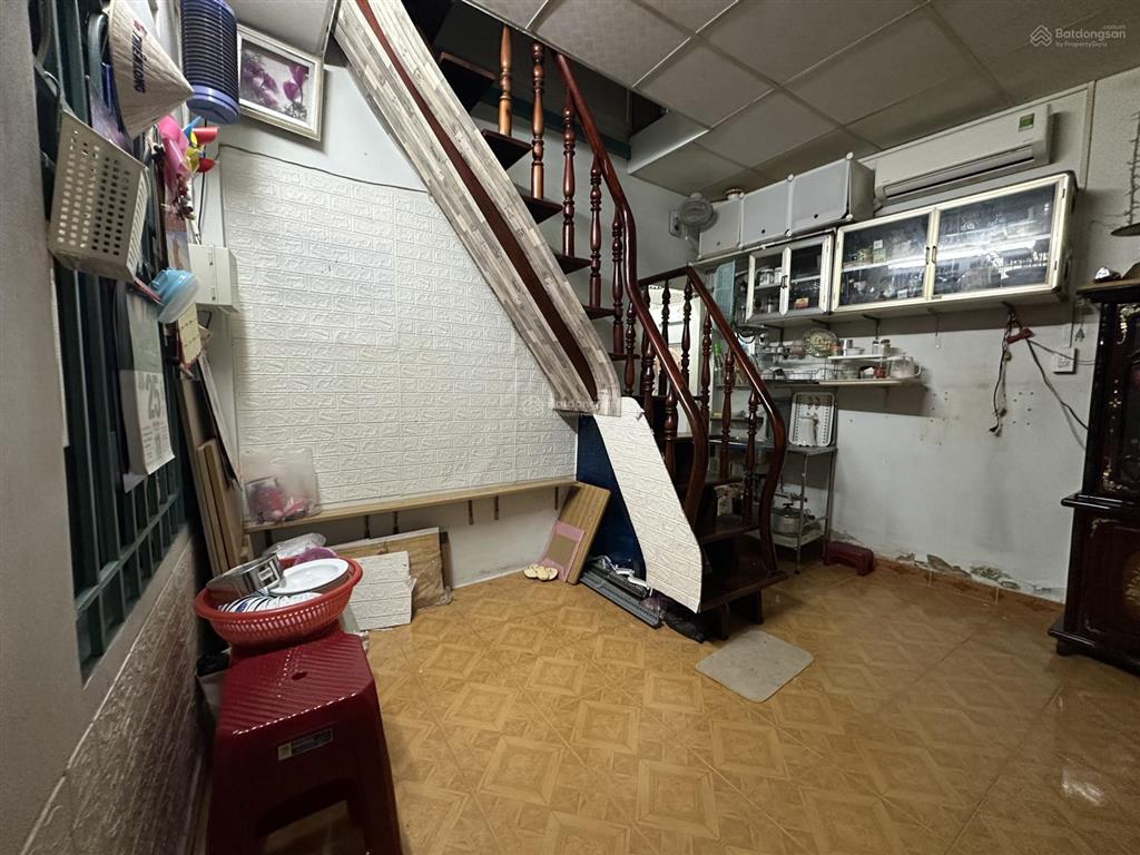 Hai bà trưng  p.xuân hòa  16m2  nhà giấy tay (ra sổ được)  ~18m2