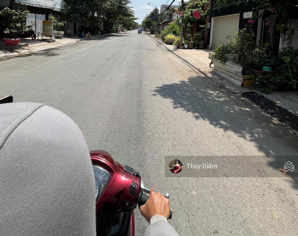 Bán lô đất đẹp đ.suối lội  tân thông hội (cũ), dt 150m2 giá 1,5 tỷ, sổ hồng riêng, xây dựng tự do