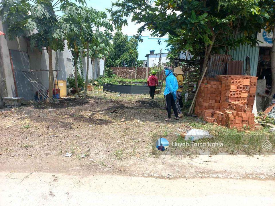 Cô diễm cần bán 1 lô đất ở đ.nguyễn thị se ,tân thông hội, củ chi. dt 140m2 giá 1 tỷ 200tr tl. shr