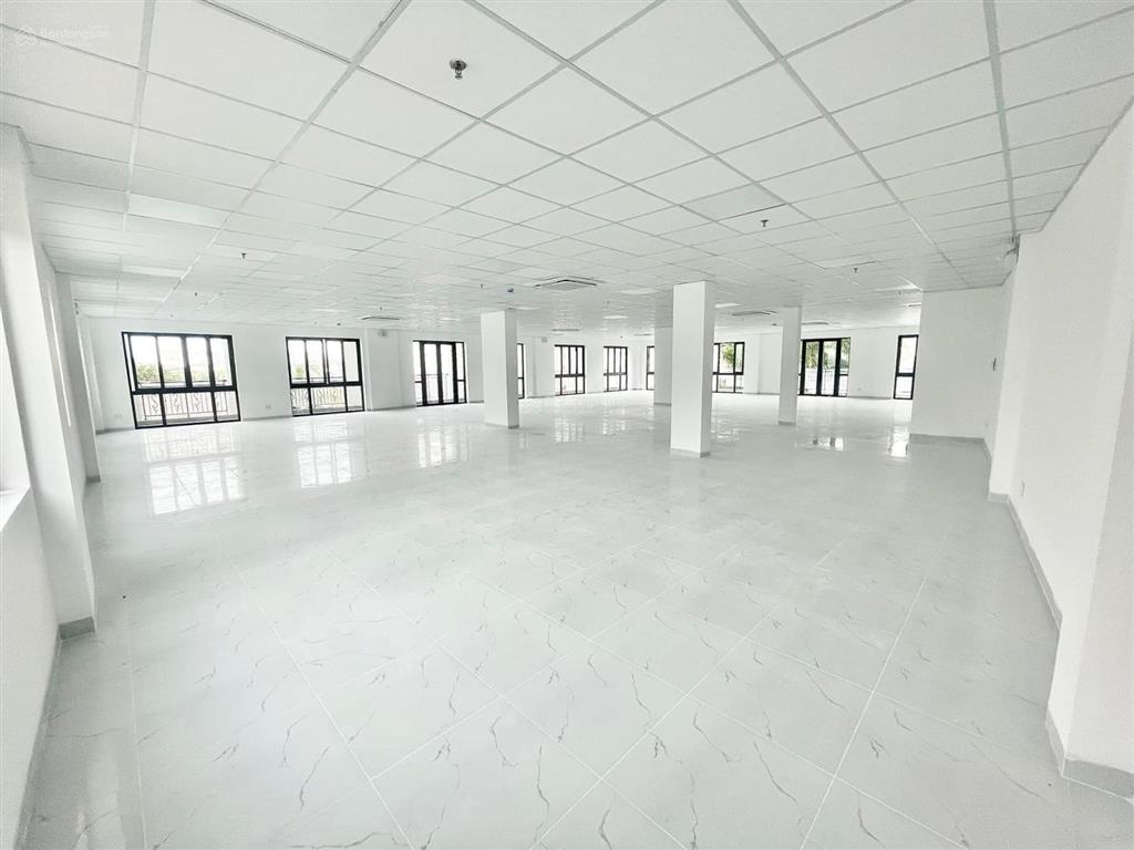Tòa nhà mới xây ngay mặt tiền nguyễn văn thủ  phùng khắc khoan, quận 1  15x 30m. hầm 5 lầu
