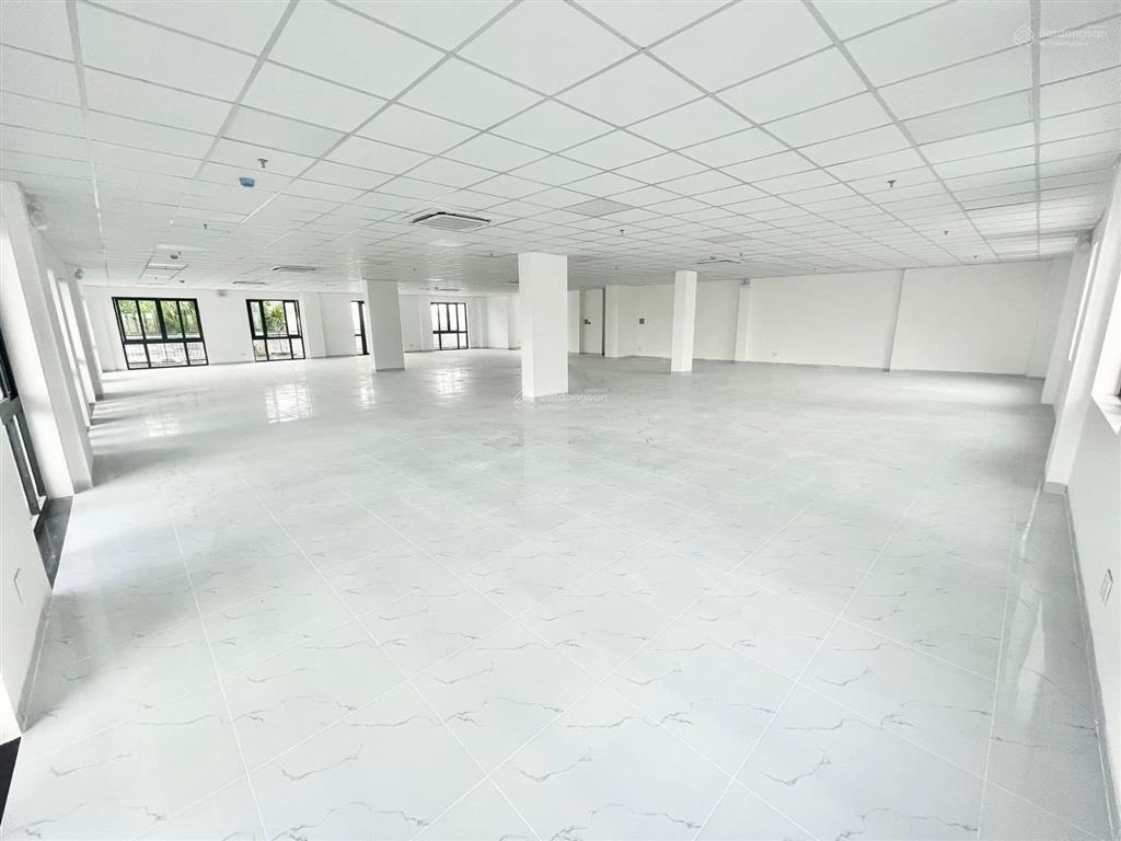 Tòa nhà mới xây ngay mặt tiền nguyễn văn thủ  phùng khắc khoan, quận 1  15x 30m. hầm 5 lầu