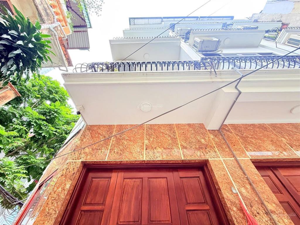 Bán nhà phú đô 46m2 4 tầng 9.75 tỷ lô góc 2 mặt ngõ, ô tô vào, gần sân vận động