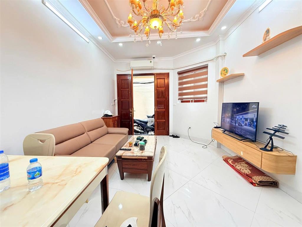 Bán nhà phú đô 46m2 4 tầng 9.75 tỷ lô góc 2 mặt ngõ, ô tô vào, gần sân vận động