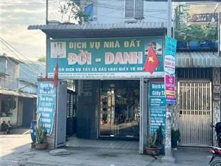 Chủ gởi nhà mặt tiền đường võ văn vân
5x14 nở hậu 6m5 dân cư hiện hữu nhà hướng đông
nhà góc 2mt