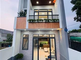 Bán nhà đẹp 2 mặt tiền hẻm thông gần aeon tân phú khu vực phát triển mạnh
giá 6 tỷ 3