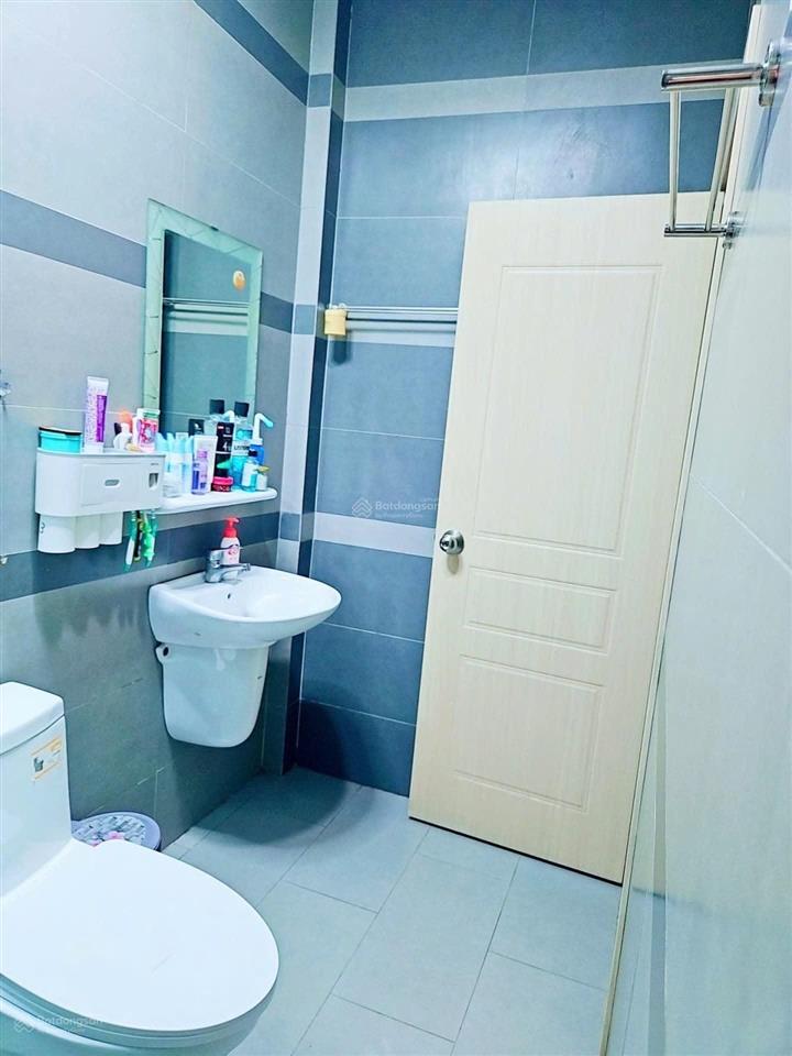 Mặt tiền kinh doanh bình tân 47m 2 tầng shr 2pn giá 6 tỷ
#1015  đường liên khu 56