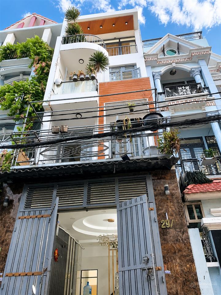 Giảm sốc chdv nguyễn văn khối p11 gò vấp 4x13m 4 tầng 5pn thu nhập 16tr gần cv làng hoa còn 8,8 tỷ