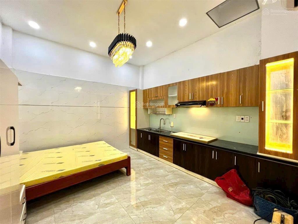 Giảm sốc chdv nguyễn văn khối p11 gò vấp 4x13m 4 tầng 5pn thu nhập 16tr gần cv làng hoa còn 8,8 tỷ