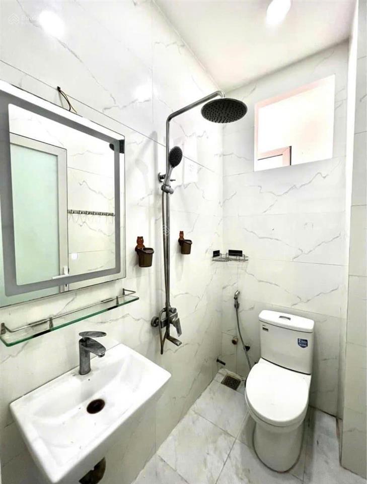 Giảm sốc chdv nguyễn văn khối p11 gò vấp 4x13m 4 tầng 5pn thu nhập 16tr gần cv làng hoa còn 8,8 tỷ