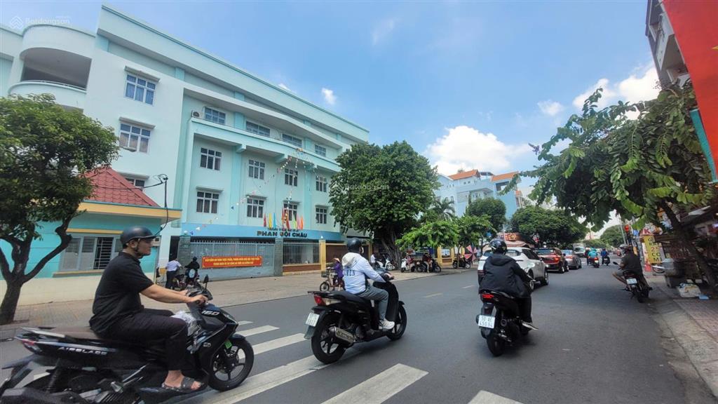 Bán nhà mặt tiền đường độc lập, đối diện chợ tân phú, ngay luỹ bán bích. đúc 4 tấm, giá chỉ 10 tỷtl
