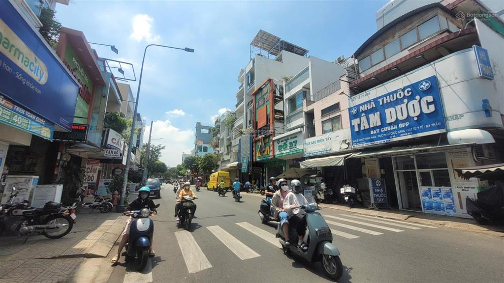 Bán nhà mặt tiền đường độc lập, đối diện chợ tân phú, ngay luỹ bán bích. đúc 4 tấm, giá chỉ 10 tỷtl