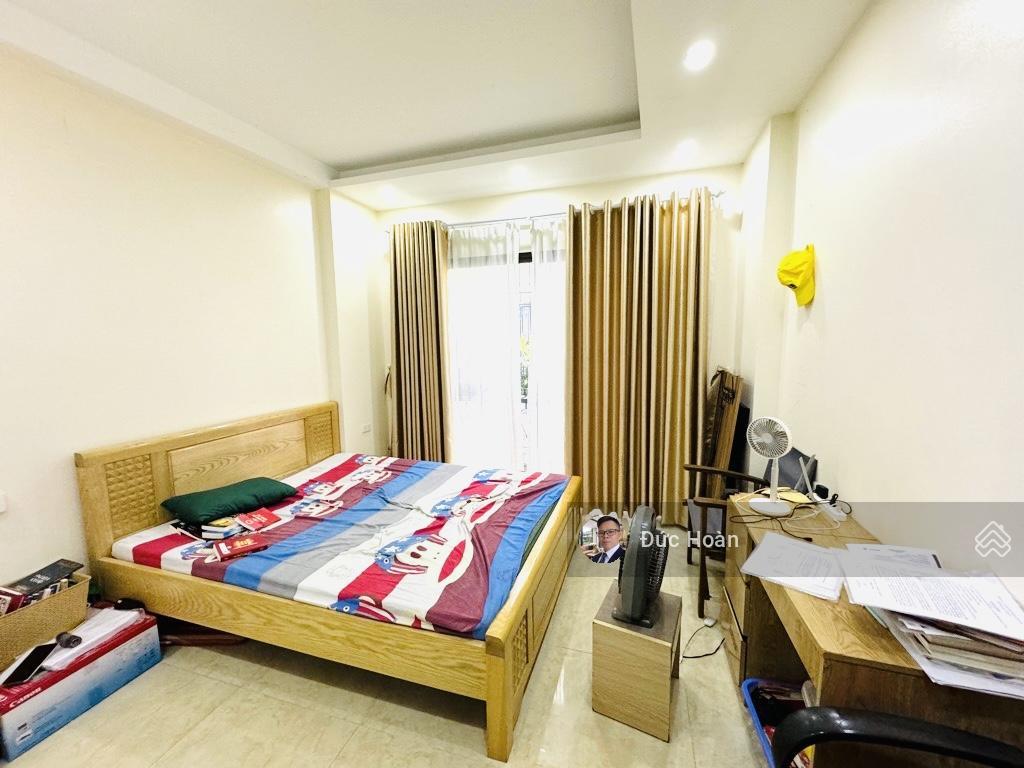 Bán nhà ngọc thụy 40m2, 5 tầng 3 ngủ, gần trường qt pháp  chỉ hơn 7 tỷ