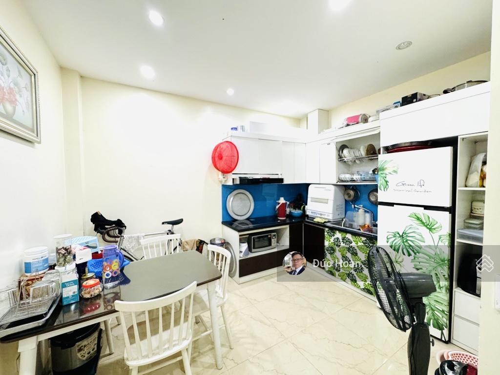 Bán nhà ngọc thụy 40m2, 5 tầng 3 ngủ, gần trường qt pháp  chỉ hơn 7 tỷ