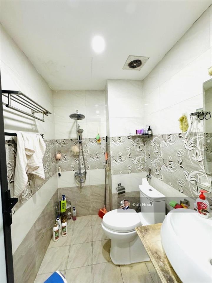 Bán nhà ngọc thụy 40m2, 5 tầng 3 ngủ, gần trường qt pháp  chỉ hơn 7 tỷ