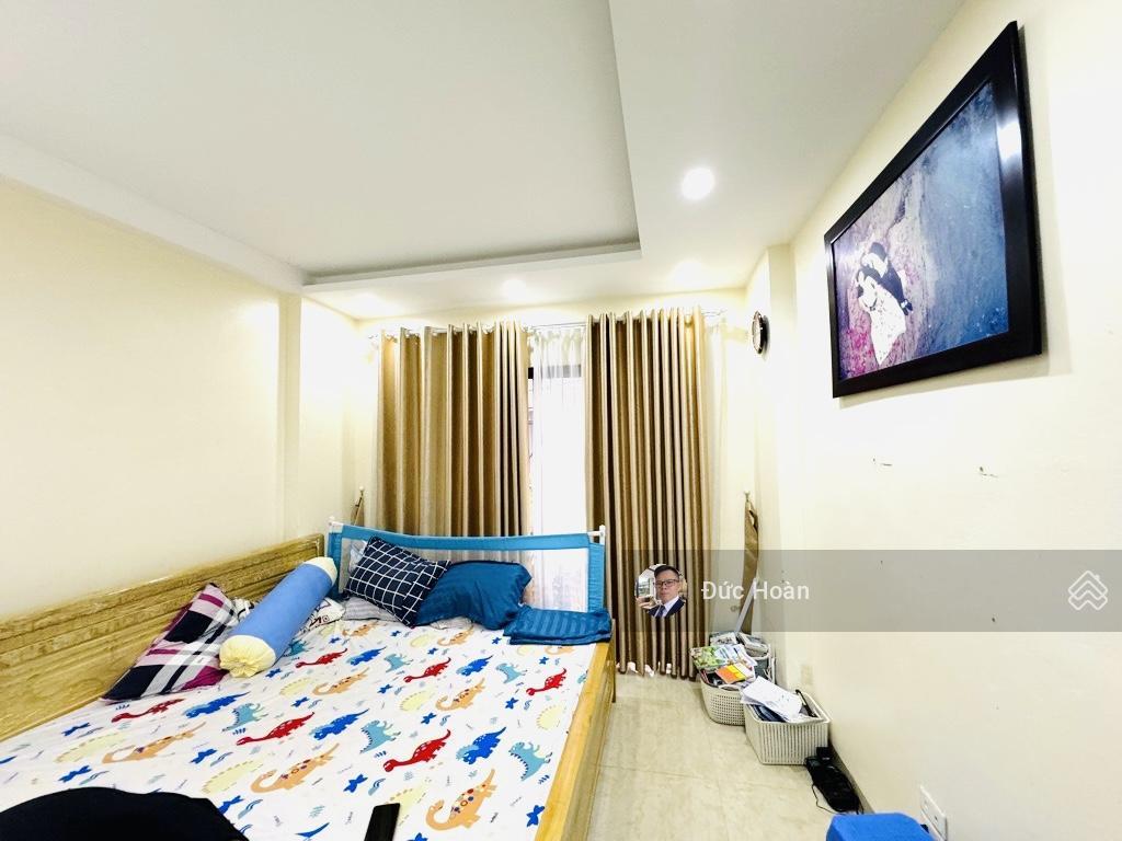 Bán nhà ngọc thụy 40m2, 5 tầng 3 ngủ, gần trường qt pháp  chỉ hơn 7 tỷ