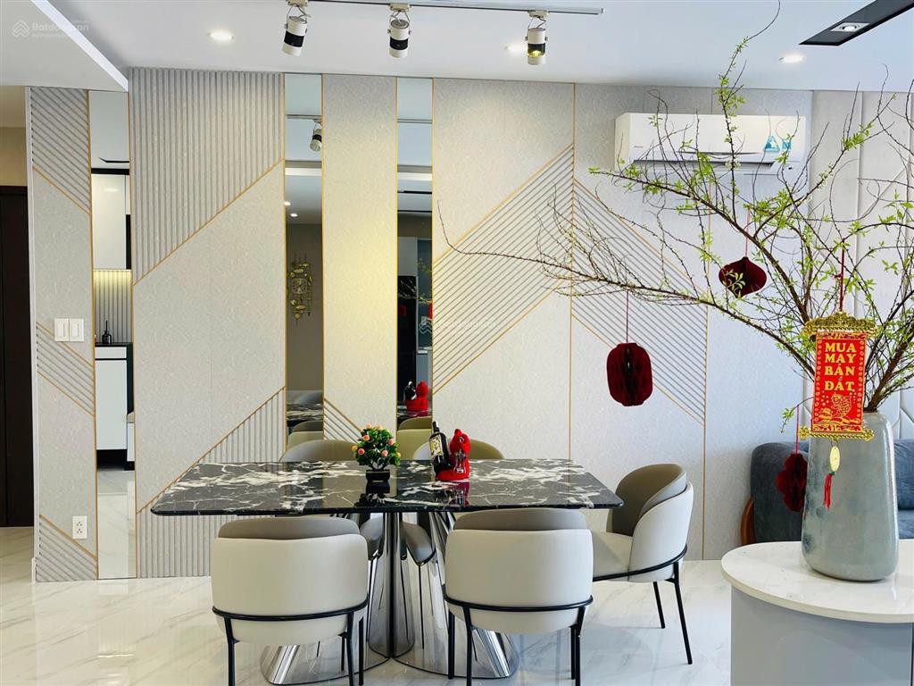 Định cư nên bán gấp căn hộ giá tốt 125m2 3pn chỉ 9tỷ3 cc sunrise city north  0937 781 ***