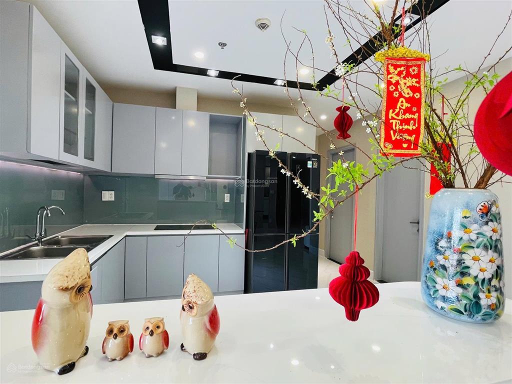 Định cư nên bán gấp căn hộ giá tốt 125m2 3pn chỉ 9tỷ3 cc sunrise city north  0937 781 ***