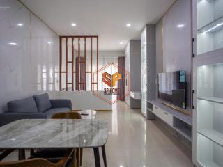 Bán gấp căn hộ sunrise city 43 m2 có sổ hồng,ban công,nội thất mới 100% xem nhà 24/7  0937 781 ***
