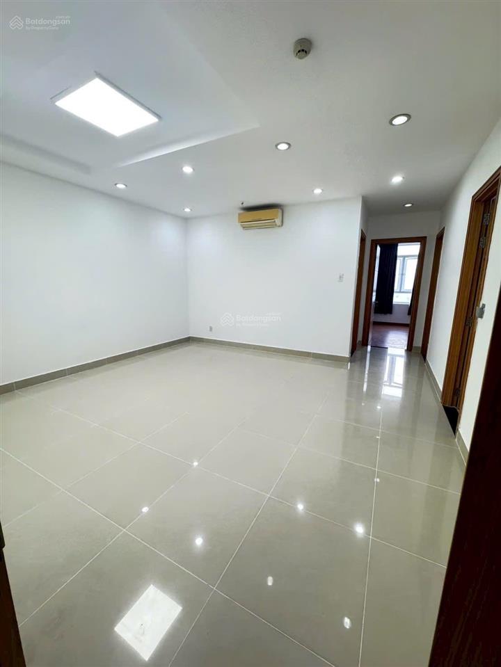 Bán gấp căn hộ 66m 2pn 1wc sổ hồng sẳn trao tay giá chỉ 4ty950  0937 781 *** xem nhà