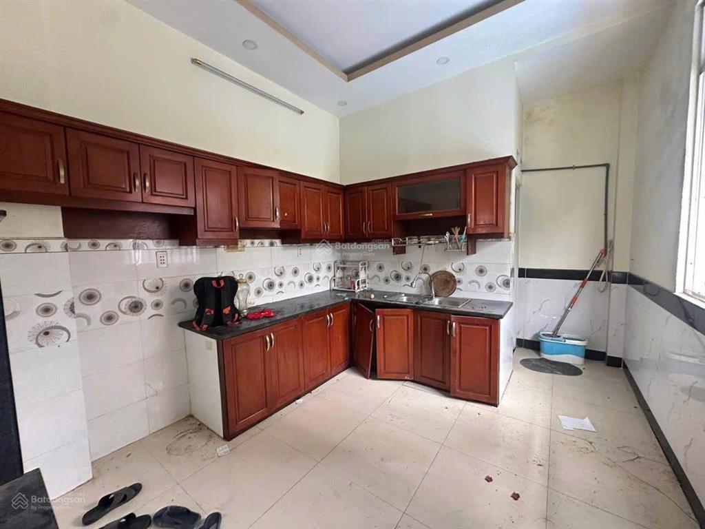 Bán nhà lô góc 3 tầng  gần hiệp thành city quận 12 hẻm xe hơi  50m2  giá 4.75 tỷ